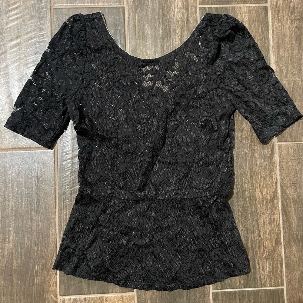 EUC White House black market (WHBM) black lace peblum top, Size XXS